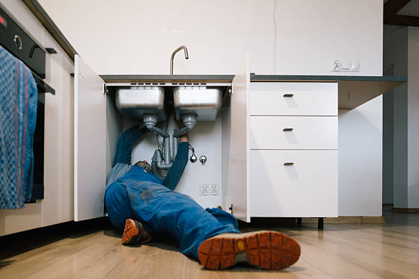 Professional Pipe Repair technician working in Davison, MI
